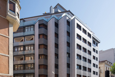 rehabilitación de fachada ventilada en calle miracruz de gros, donostia, gipuzkoa
